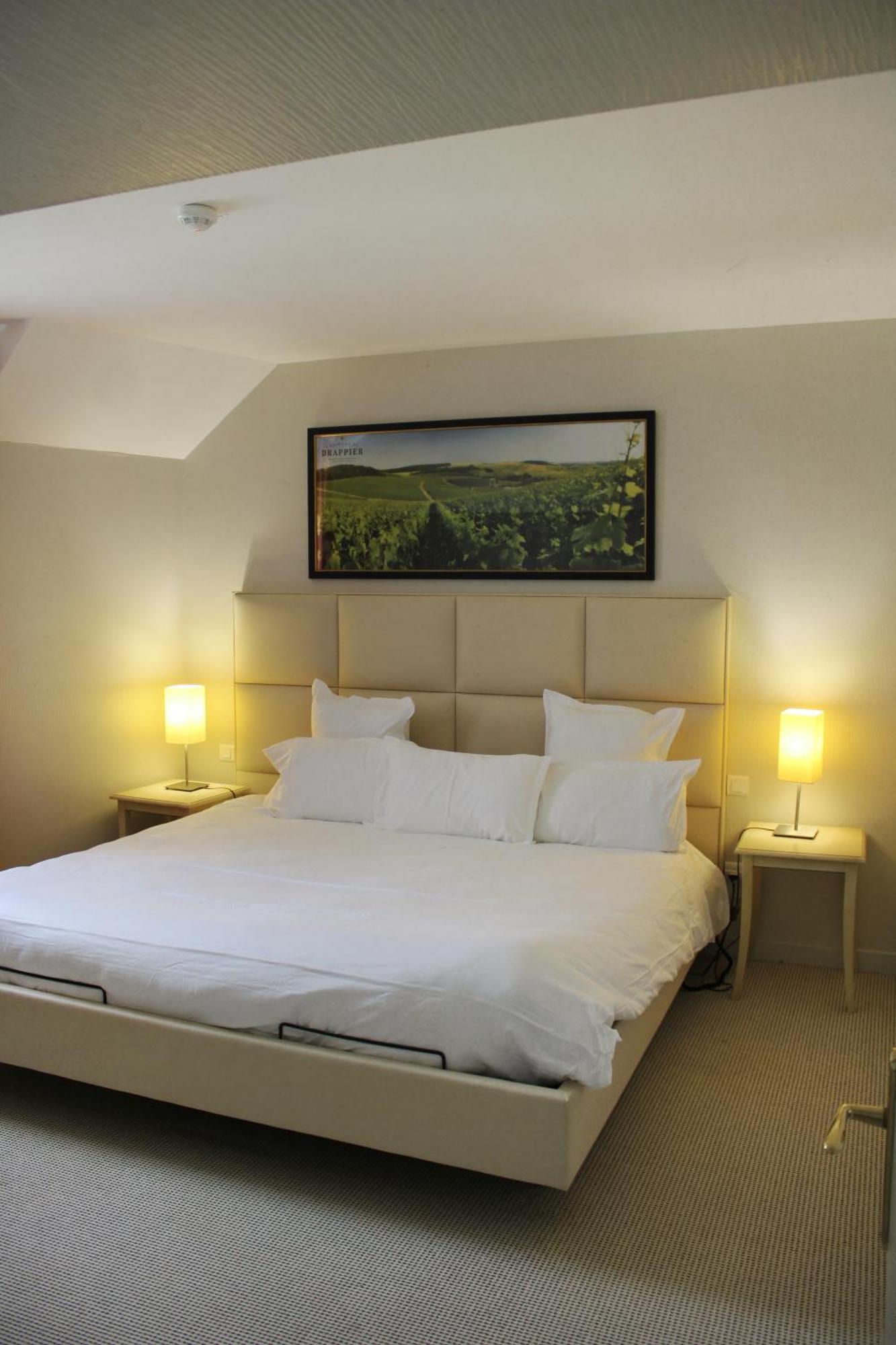 Auberge Du Lac, Sure Hotel Collection By Best Western Mesnil-Saint-Père Zewnętrze zdjęcie