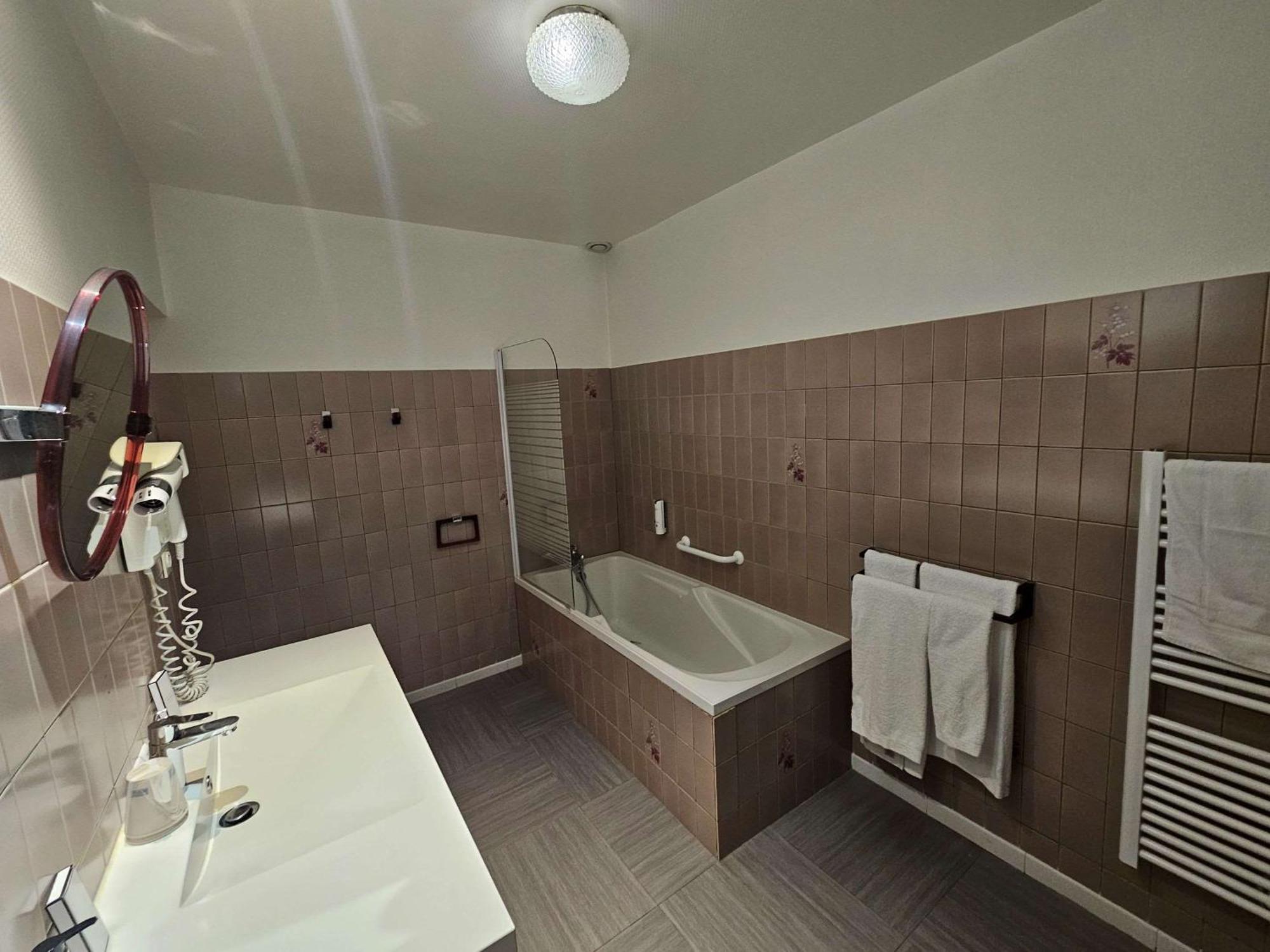 Auberge Du Lac, Sure Hotel Collection By Best Western Mesnil-Saint-Père Zewnętrze zdjęcie